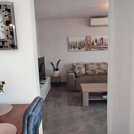 Apartamento With Parking Space Dugi Rat, Omis - 23115 Dugi Rat